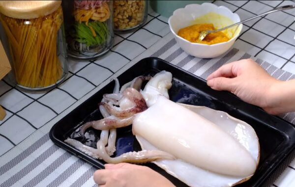 Cách nướng mực tươi bằng nồi chiên không dầu